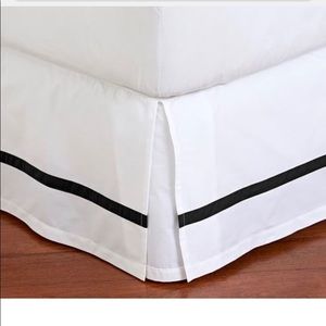 NWT Pottery Barn Morgan Banded King Blk Bed Skirt